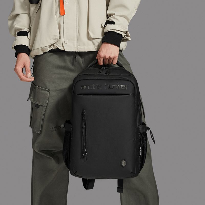 Arctic Hunter B00534