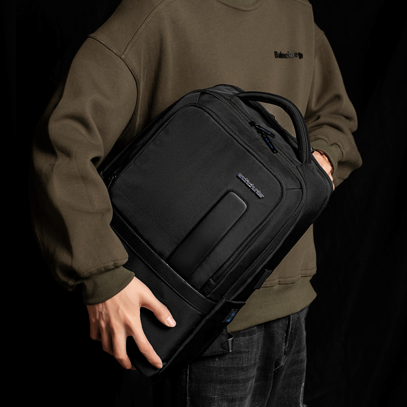 Arctic Hunter B00490