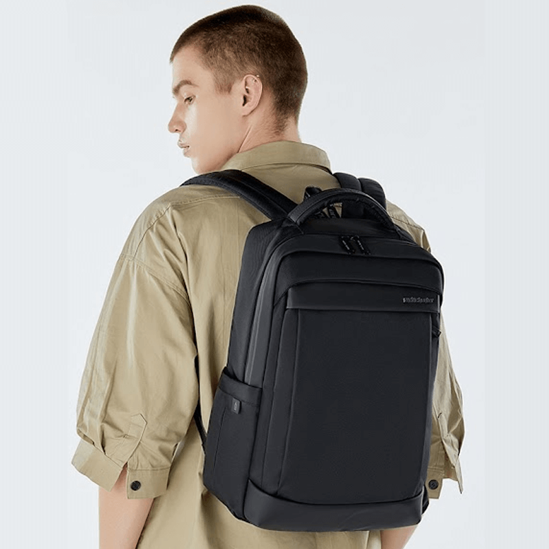 Arctic Hunter B00478