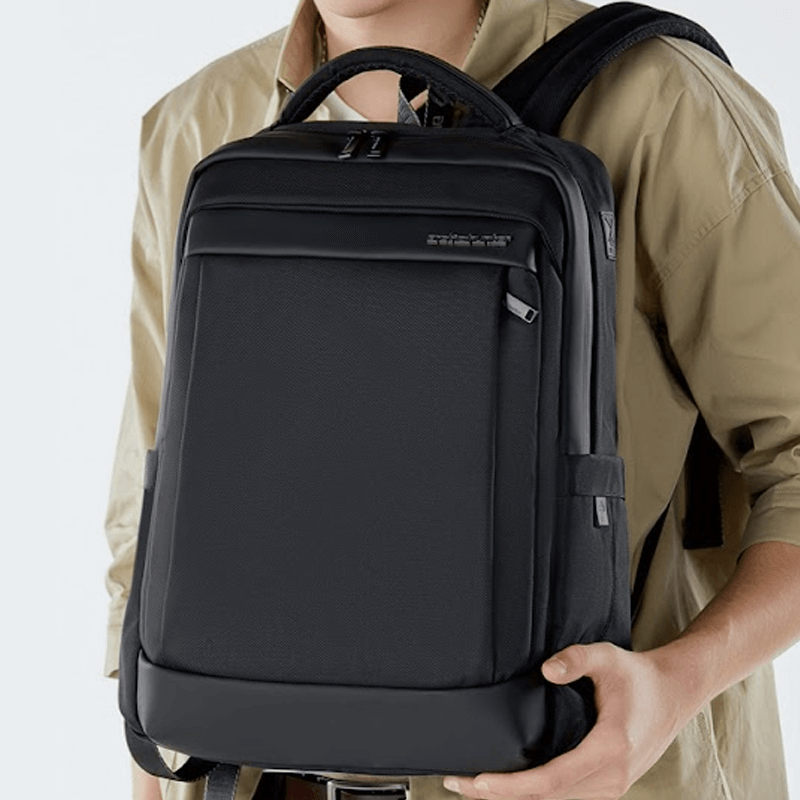 Arctic Hunter B00478