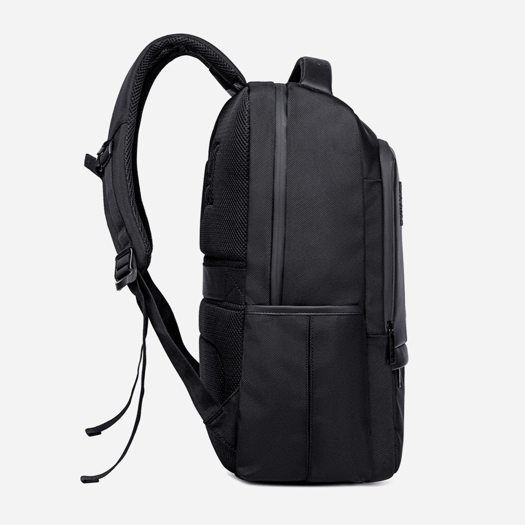 Arctic Hunter B00120