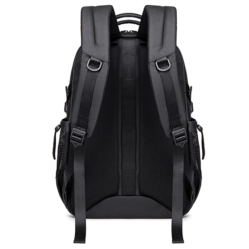 Arctic Hunter B00530