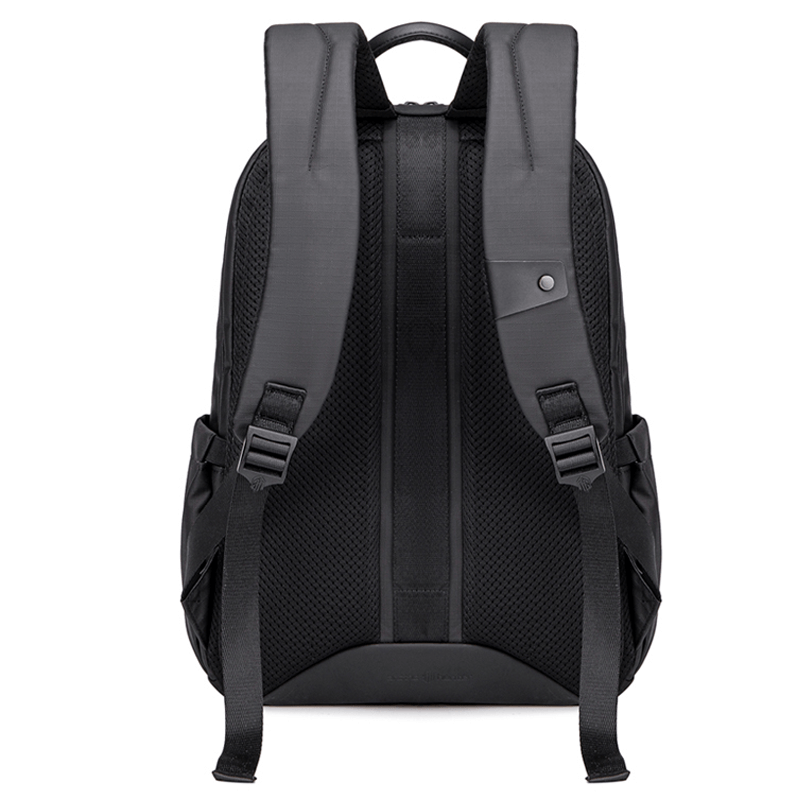 Arctic Hunter B00536