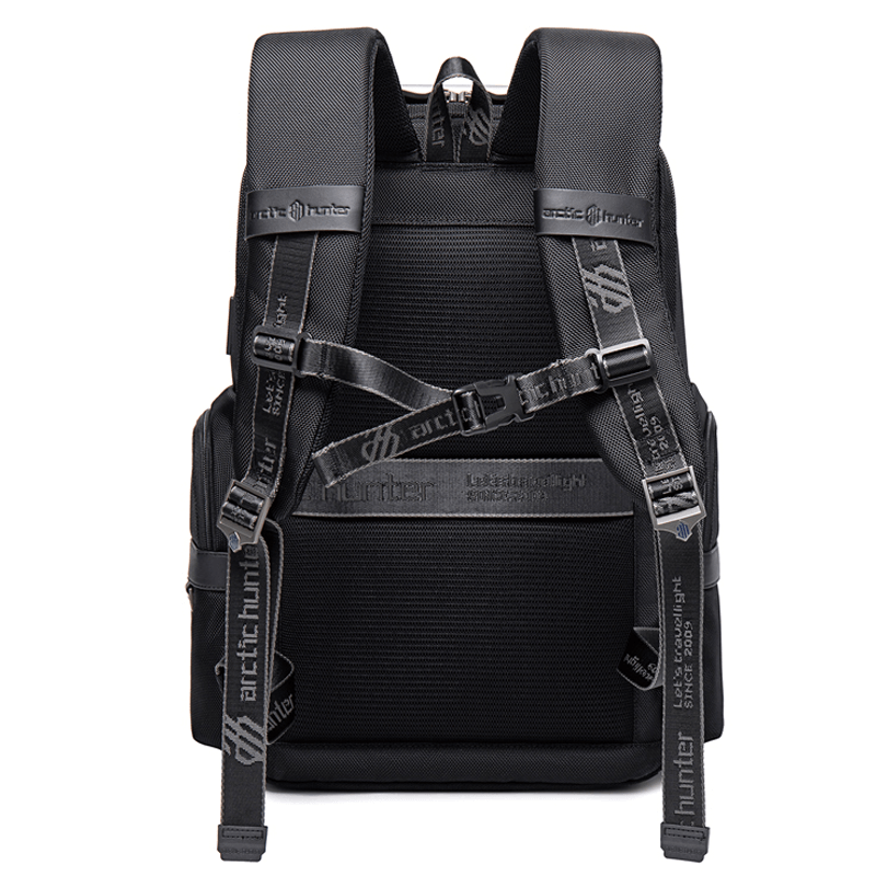 Arctic Hunter B00449