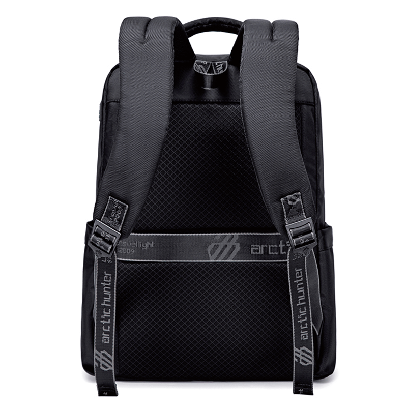 Arctic Hunter B00478