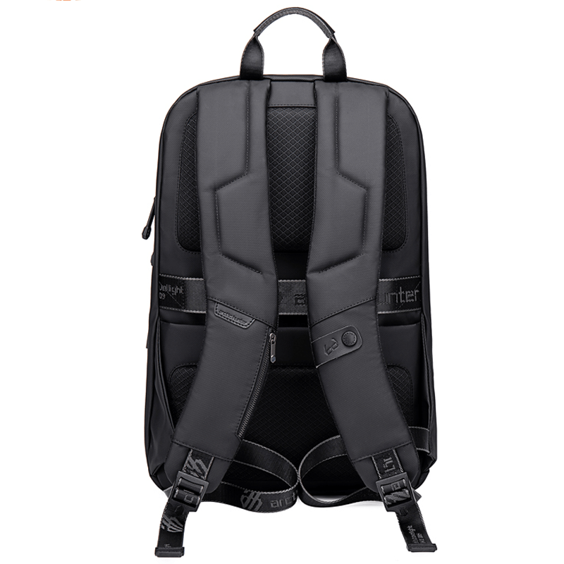 Arctic Hunter B00443