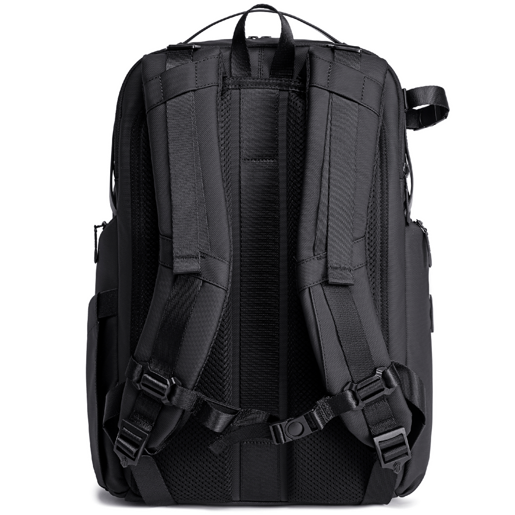 Arctic Hunter B00575