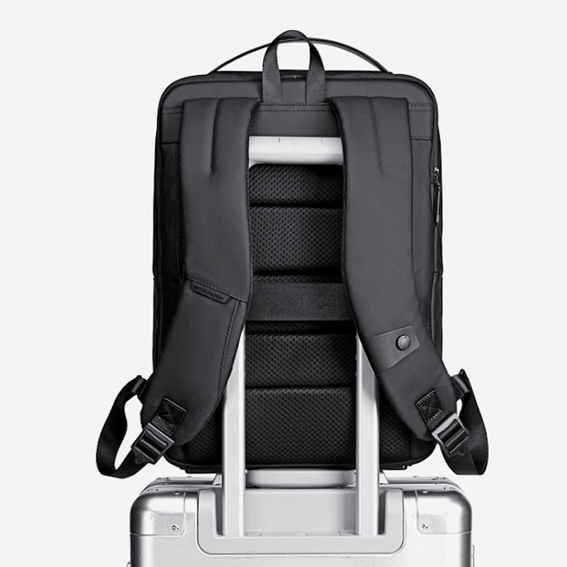 Arctic Hunter B00574