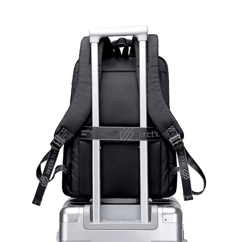 Arctic Hunter B00478
