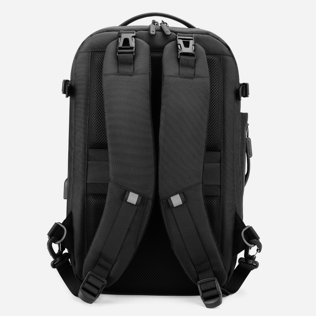 Arctic Hunter B00382