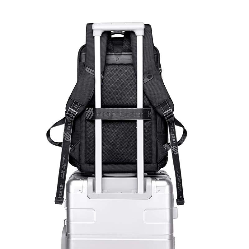 Arctic Hunter B00492