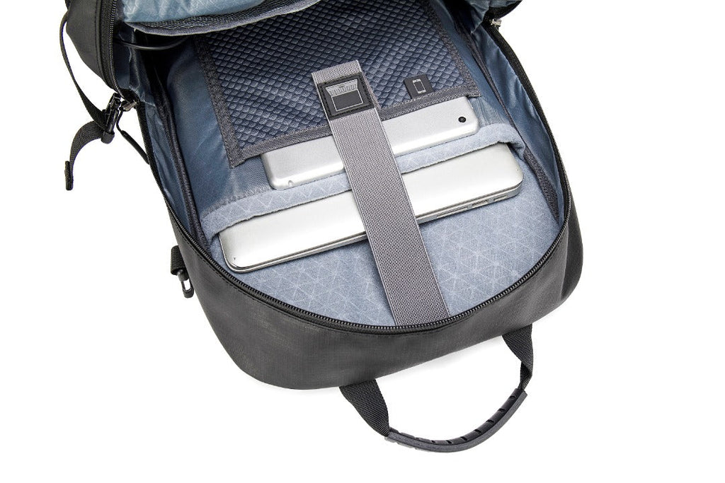Arctic Hunter B00387