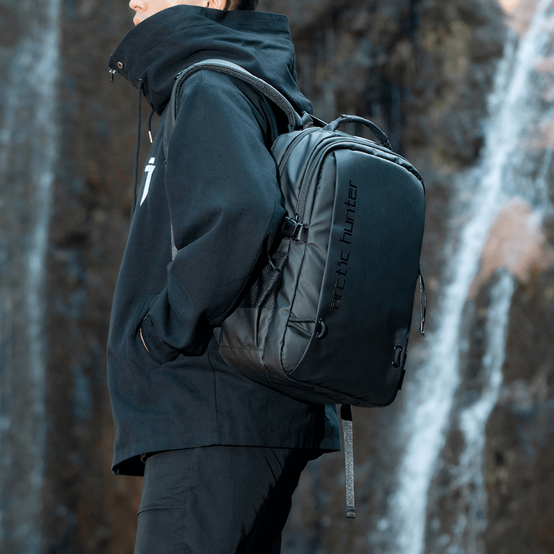 Arctic Hunter B00530