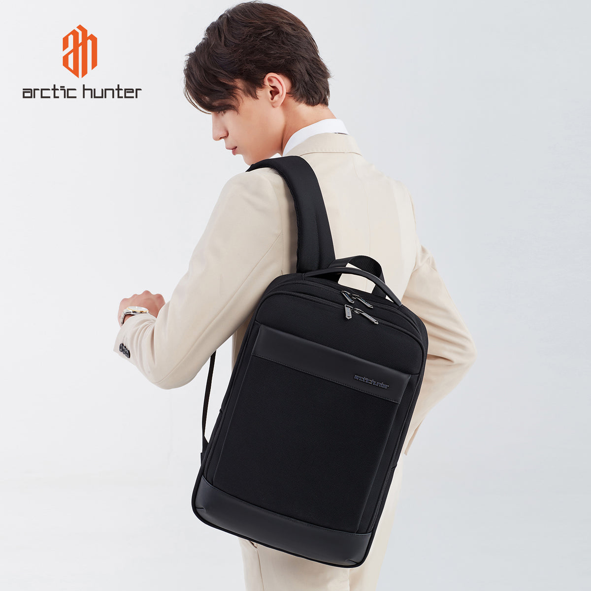 Arctic Hunter B00690