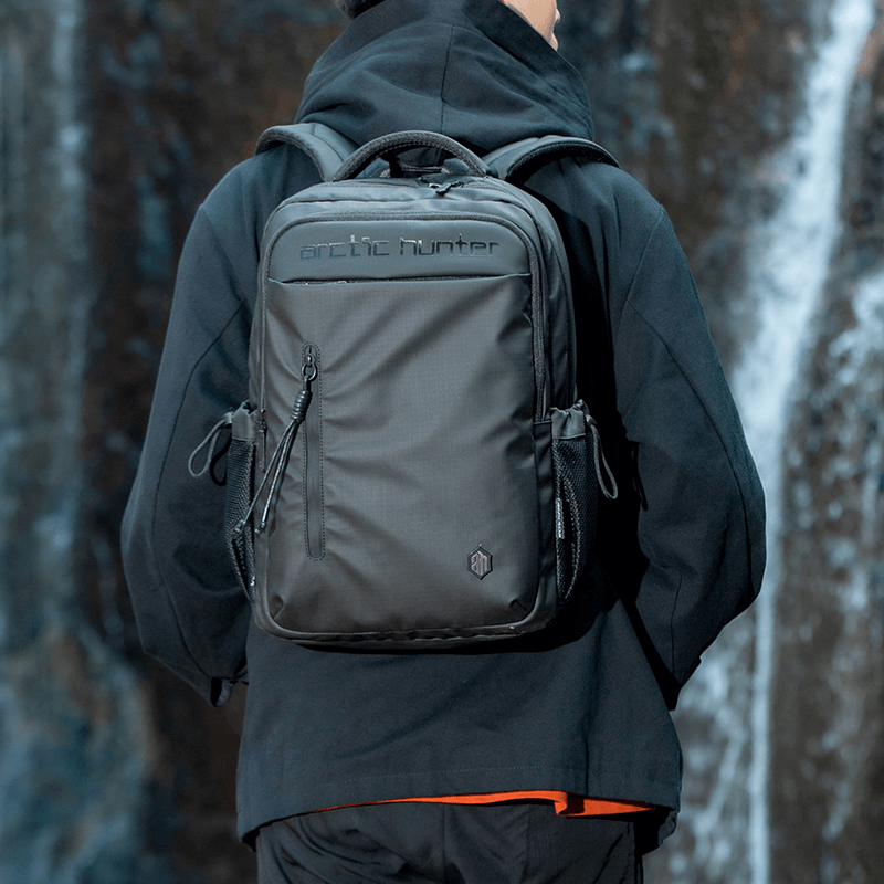 Arctic Hunter B00534
