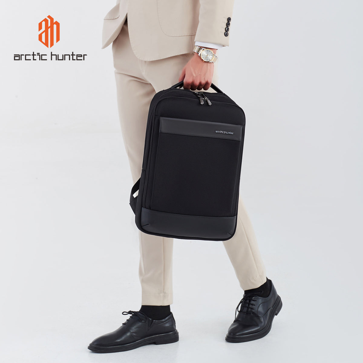 Arctic Hunter B00690