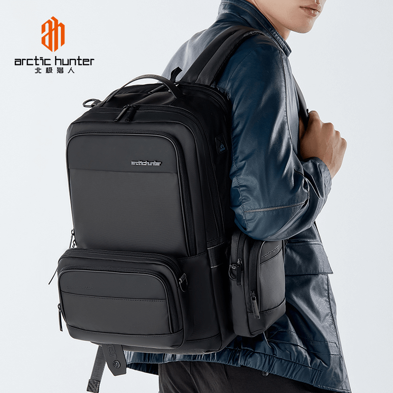 Arctic Hunter B00483