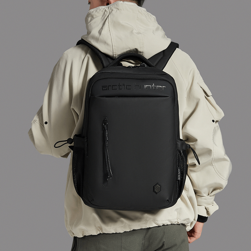 Arctic Hunter B00534