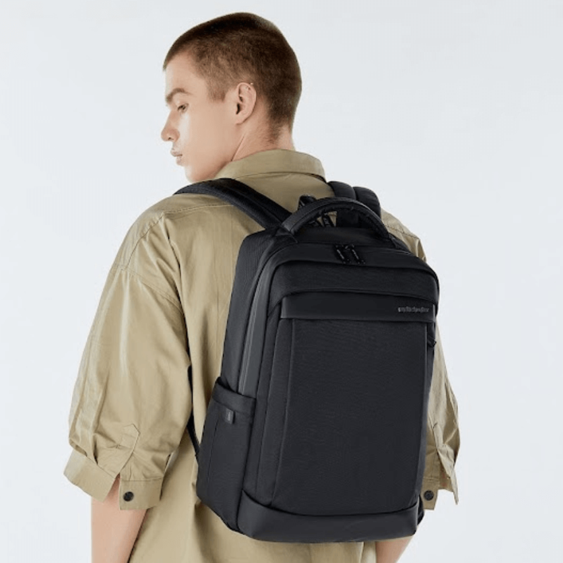 Arctic Hunter B00478