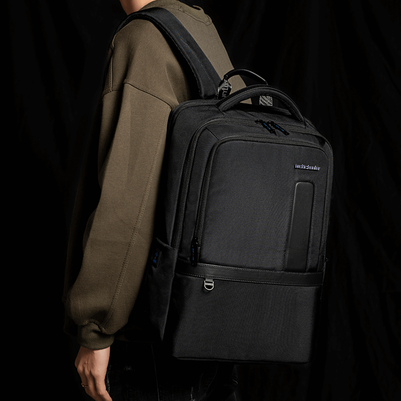 Arctic Hunter B00490