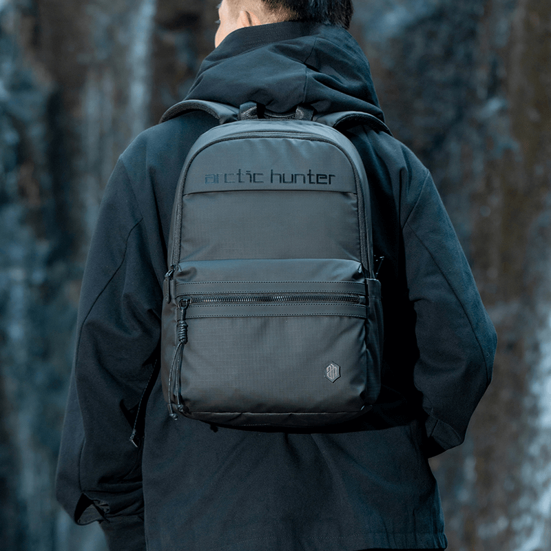 Arctic Hunter B00536