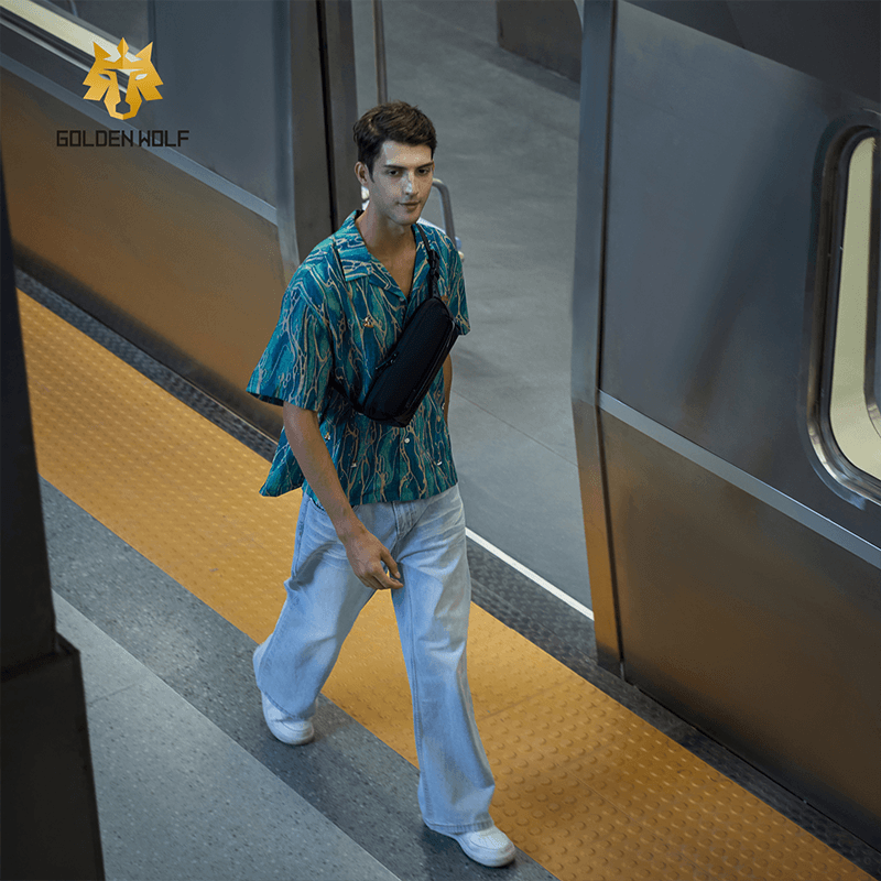 Golden Wolf GXB00895
